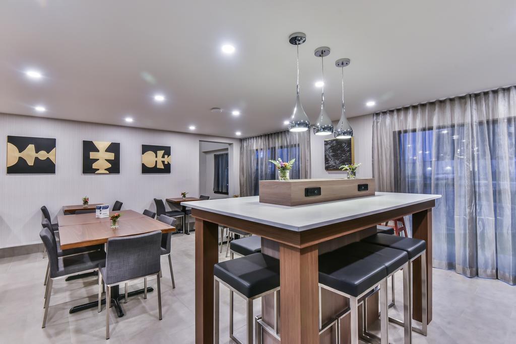 Comfort Inn Aeroport Dorval Εξωτερικό φωτογραφία